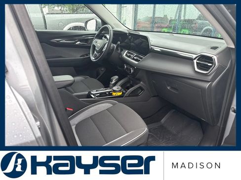 Used 2026 Chevrolet TrailBlazer LT w/ Convenience Package AWD/4WD image 2