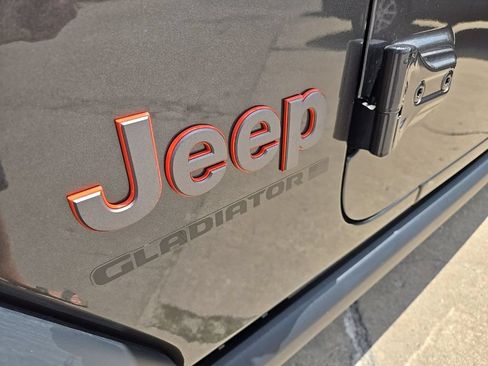Used 2026 Jeep Gladiator Mojave AWD/4WD image 20