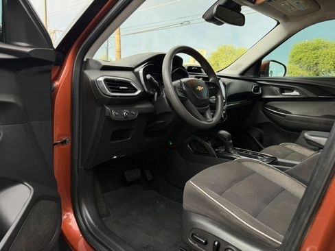 Used 2021 Chevrolet TrailBlazer LT w/ Convenience Package FWD image 38