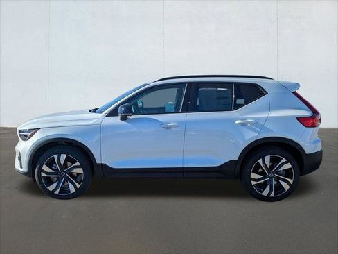 New 2026 Volvo XC40 B4 Plus w/ Climate Package image 3