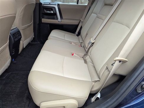 Used 2019 Toyota 4Runner image 11