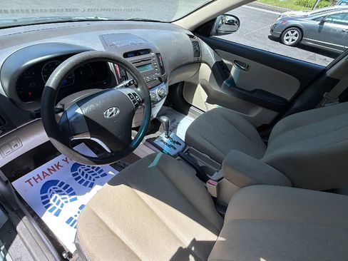 Used 2010 Hyundai Elantra GLS FWD image 11