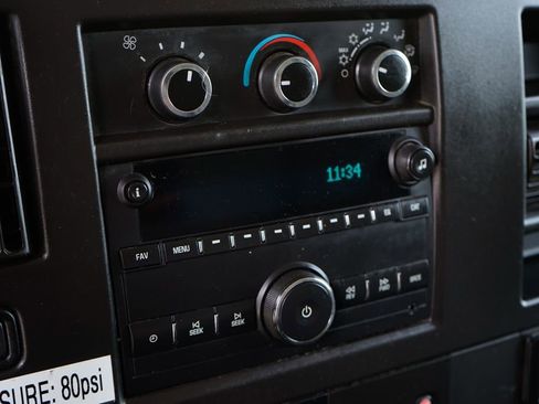 Used 2019 Chevrolet Express 4500 w/ Power Convenience Package RWD image 29