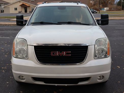 Used 2011 GMC Yukon SLT w/ SLT-2 Equipment Package image 12