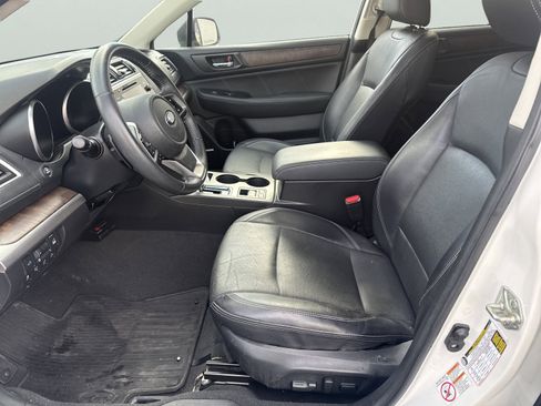 Used 2018 Subaru Outback 2.5i Limited image 18