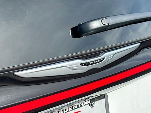 New 2025 Chrysler Pacifica Select w/ Fav Edition Package image 18