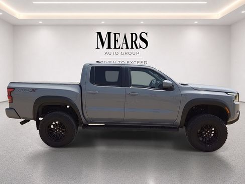 Used 2022 Nissan Frontier Pro-X RWD image 6