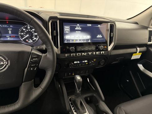 New 2025 Nissan Frontier SV w/ SV Convenience Package image 17