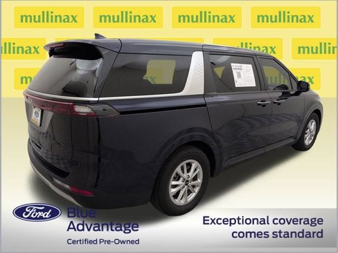 Used 2024 Kia Carnival LX image 3