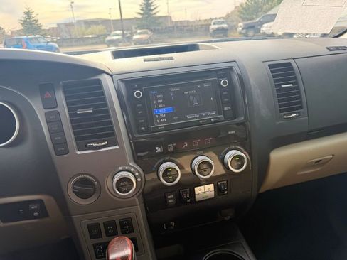 Used 2016 Toyota Sequoia Platinum image 20