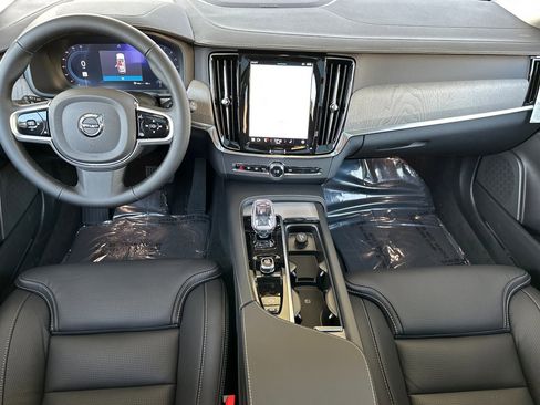 New 2025 Volvo V90 B6 Cross Country Ultra w/ Protection Package Premier image 11