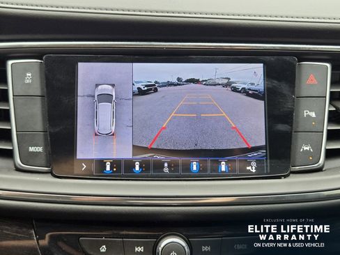 Used 2021 Buick Enclave Avenir w/ Avenir Technology Package FWD image 16