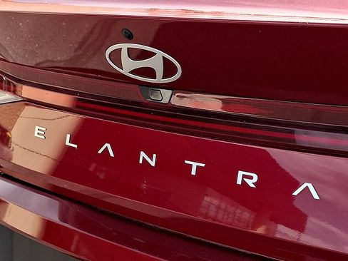 Certified 2024 Hyundai Elantra Limited FWD image 31