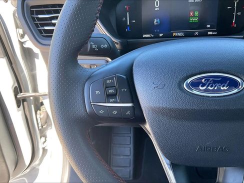 Used 2025 Ford Escape ST-Line FWD image 23