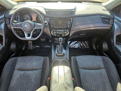 Used 2020 Nissan Rogue SV image 10