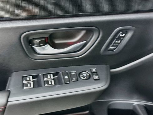 Used 2025 Honda Pilot Black Edition image 18