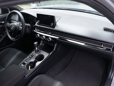 Used 2025 Honda Civic Sport image 32