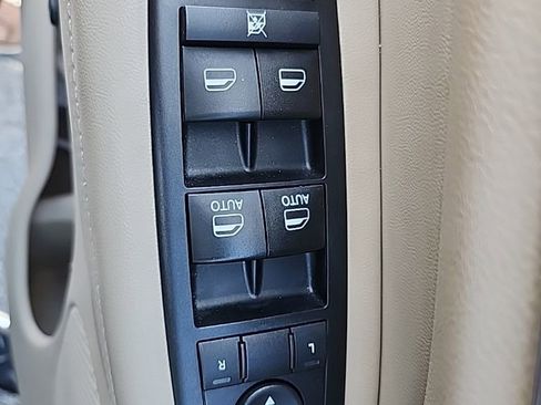 Used 2017 Jeep Grand Cherokee Limited w/ Luxury Group II image 39