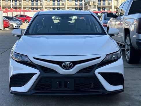 Used 2024 Toyota Camry SE image 7