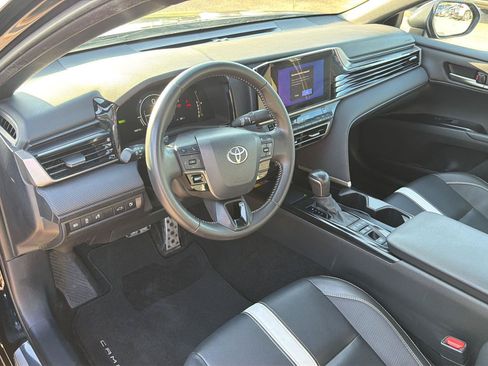 Used 2025 Toyota Camry SE w/ Convenience Package FWD image 18