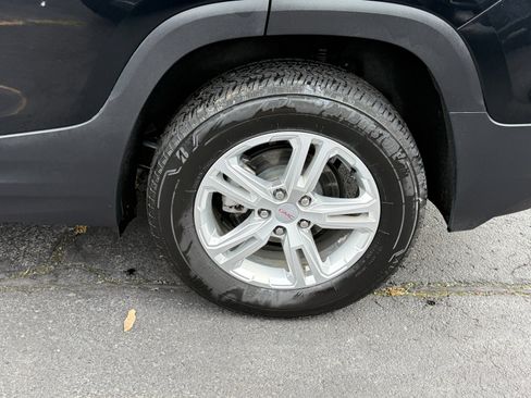 Used 2024 GMC Terrain SLE image 10