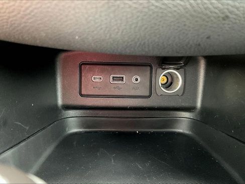 Used 2019 Chevrolet Equinox LT FWD image 26