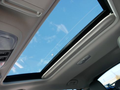 Used 2024 Subaru Crosstrek 2.0i Premium image 32