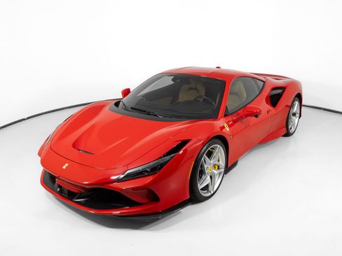 Certified 2022 Ferrari F8 Tributo RWD image 2