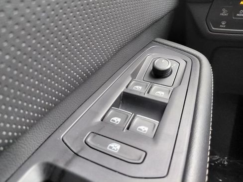Used 2024 Volkswagen Atlas SE FWD image 22