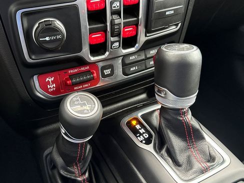 Used 2019 Jeep Wrangler Unlimited Rubicon AWD/4WD image 33