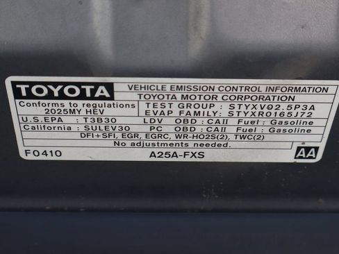 Used 2025 Toyota Camry XLE FWD image 15