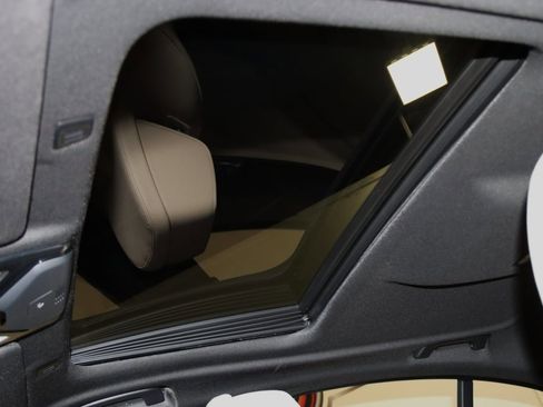 Used 2018 BMW M550i xDrive image 14