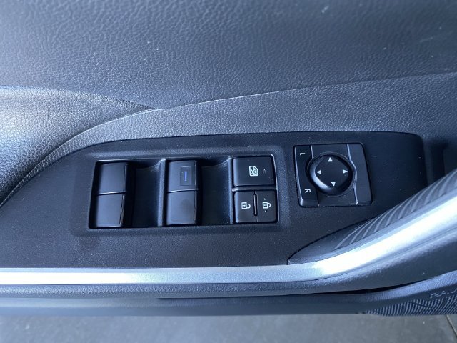 Used 2021 Toyota RAV4 XLE AWD/4WD image 25
