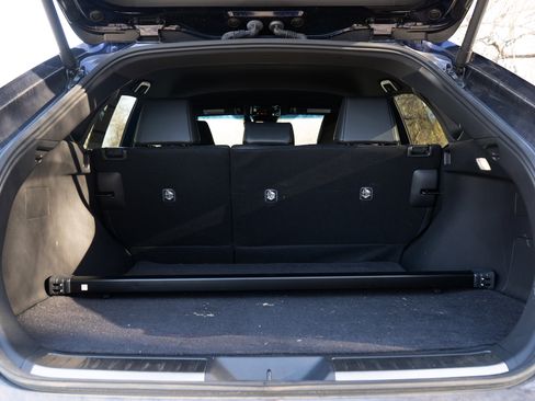 Used 2024 Toyota Venza XLE image 40