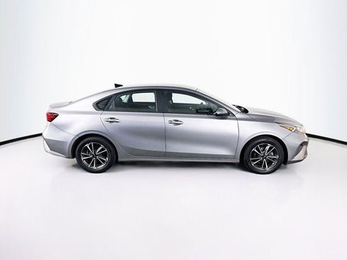 Used 2023 Kia Forte LXS w/ LXS Technology Package image 4
