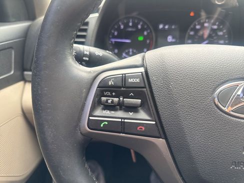 Used 2018 Hyundai Elantra Value Edition FWD image 12