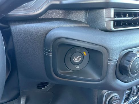 New 2025 Jeep Gladiator Mojave w/ Convenience Group image 21