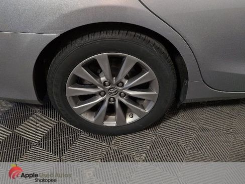 Used 2016 Toyota Camry XLE w/ Moonroof Package image 50