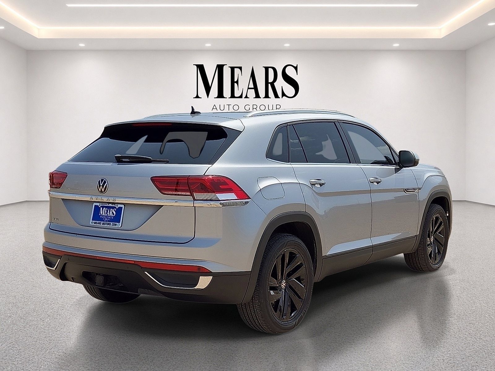 Used 2023 Volkswagen Atlas Cross Sport SE w/ Panoramic Sunroof Package FWD image 5
