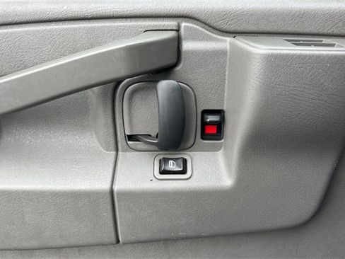 Used 2018 GMC Savana 3500 LT w/ LT Preferred Equipment Group image 14