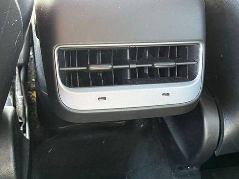 Used 2023 Tesla Model Y Performance image 12