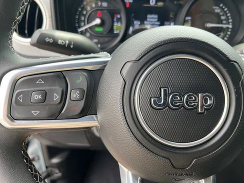 Certified 2025 Jeep Wrangler Unlimited Sahara w/ Safety Group AWD/4WD image 28