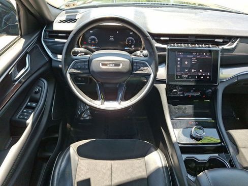 Used 2022 Jeep Grand Cherokee Altitude AWD/4WD image 22