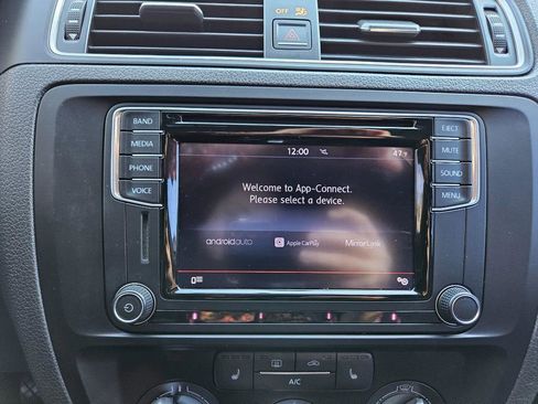 Used 2016 Volkswagen Jetta SE image 46