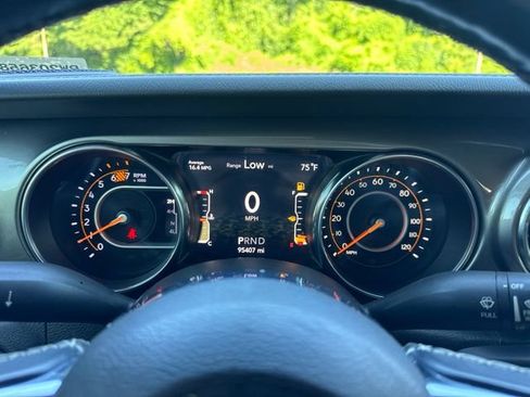 Used 2020 Jeep Wrangler Unlimited Sahara AWD/4WD image 26