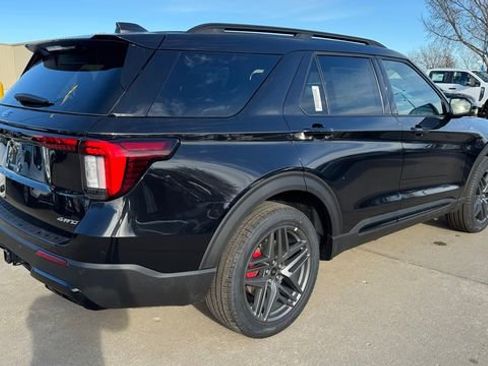 New 2026 Ford Explorer ST-Line w/ ST-Line Street Pack image 8