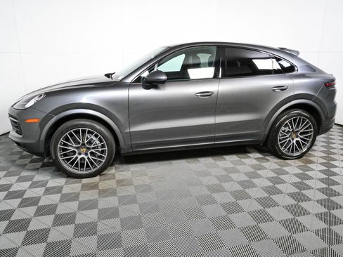 Certified 2022 Porsche Cayenne Coupe AWD/4WD image 2