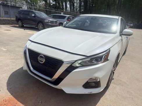 Used 2020 Nissan Altima 2.5 Platinum image 1