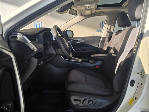 Used 2023 Toyota RAV4 XLE image 7