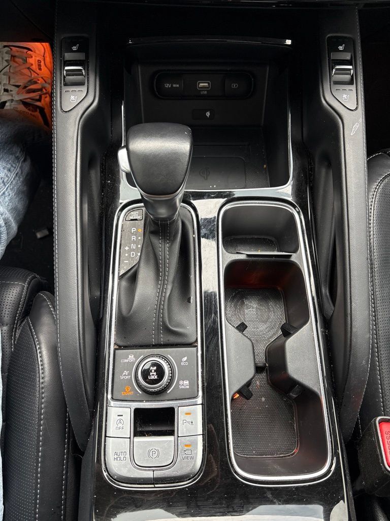 Certified 2022 Kia Telluride SX w/ SX Prestige Package AWD/4WD image 13
